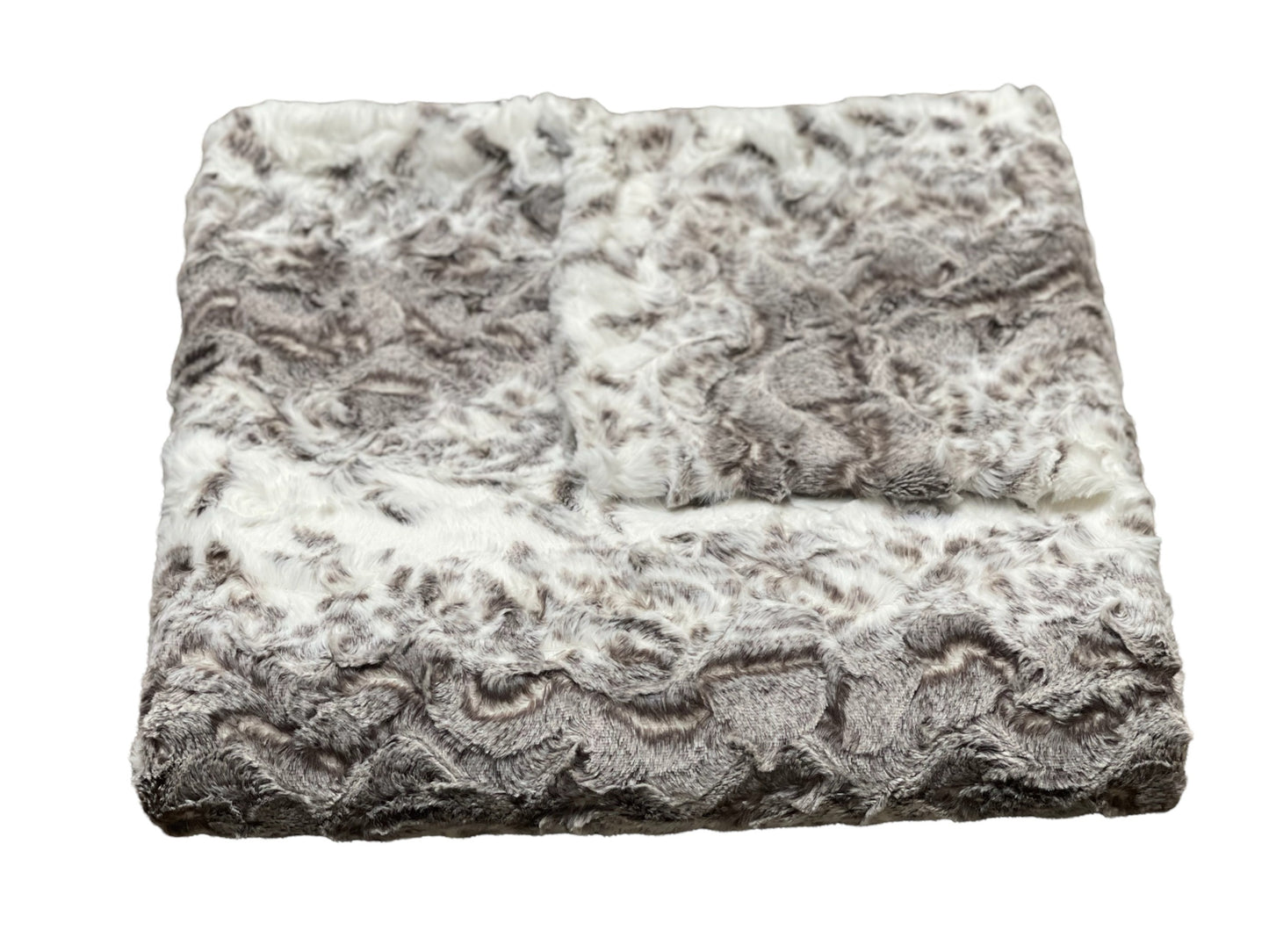 Throw – Rendevous Chocolate & Cream with background