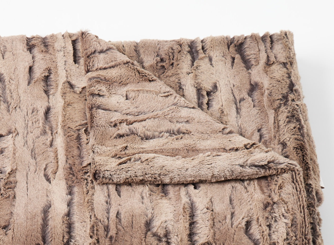 Aspen Throw in Chestnut in zoomed shot