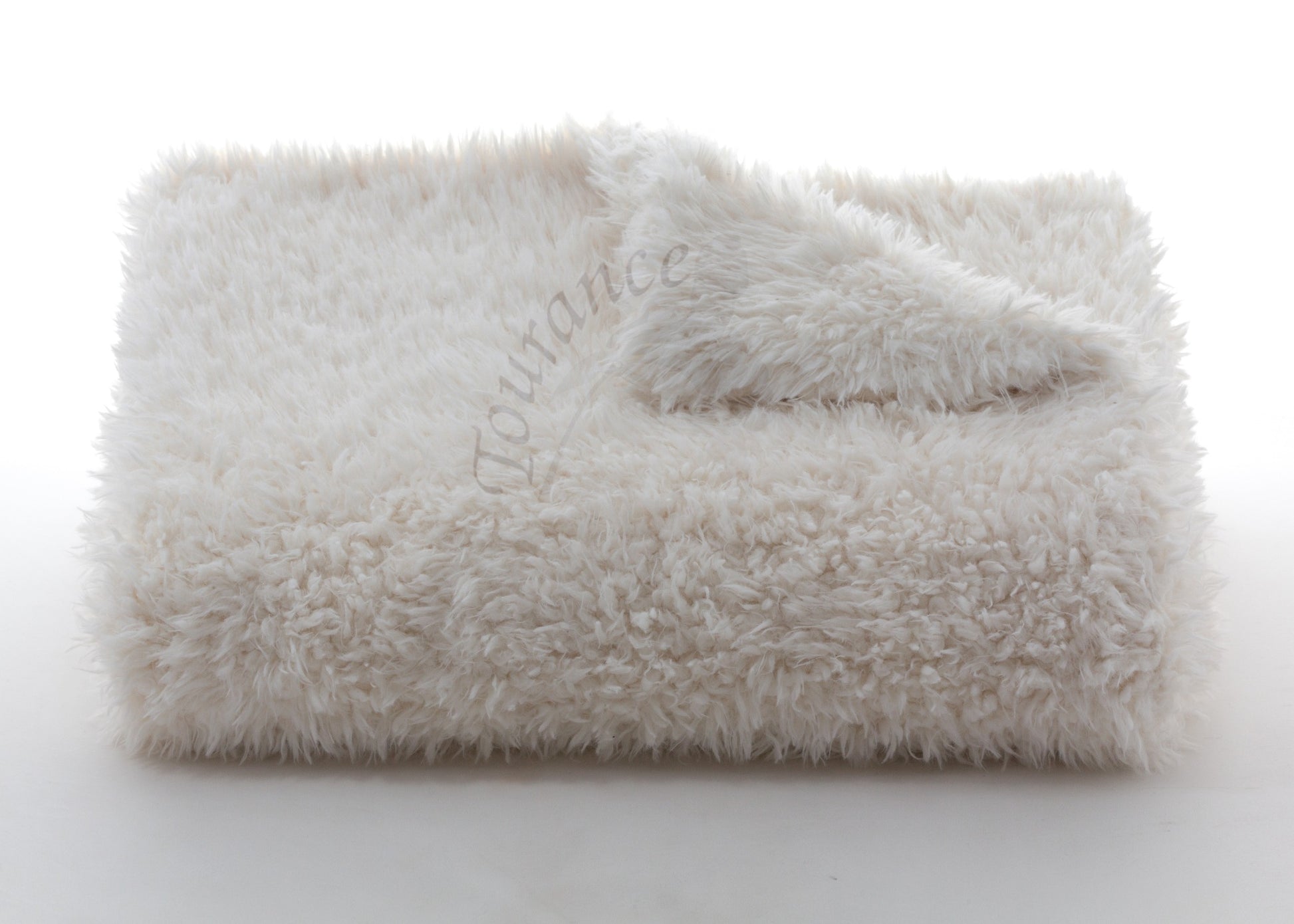 Lamb’s Wool Throw in Ivory with watermark
