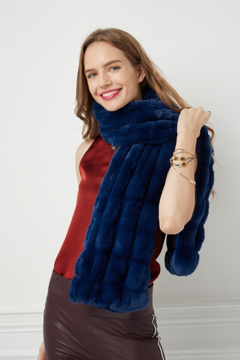 Woman posing wearing Long Scarf – Florence Navy