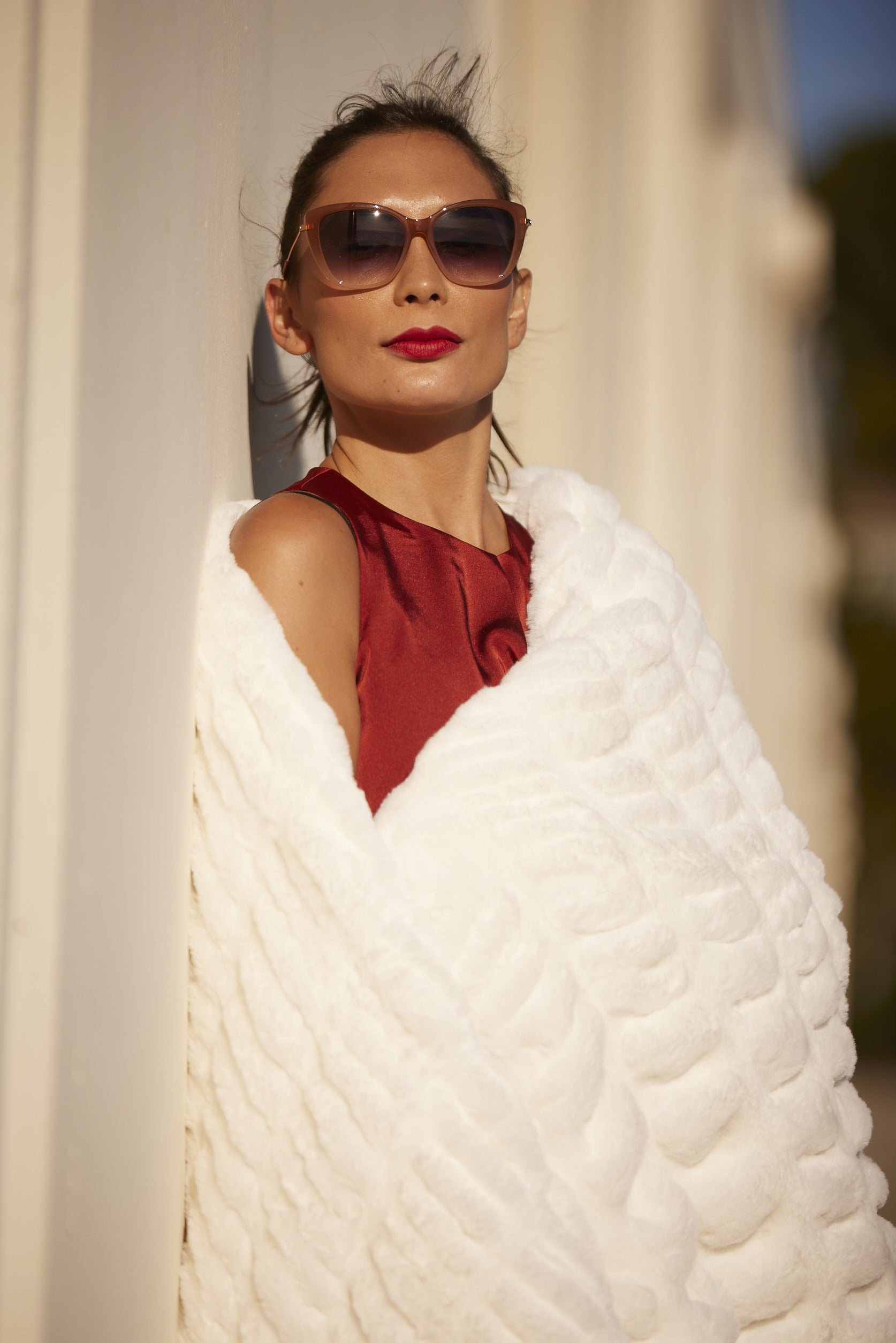 Sunglasses woman with Throw – Florence Ivory